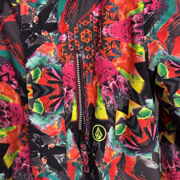 Junior Ski Jacket (Volcom) and Pants (Underarmour) - Picture 3 of 14